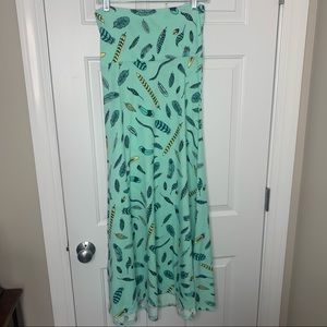LulaRoe Mint Green Feather Print Maxi Skirt XS